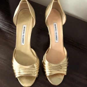 Manolo Blahnik shoes that are missing the jewel accents